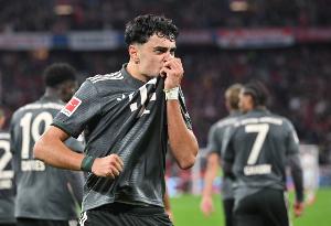 米乐下载-帕夫洛维奇：更衣室明确联赛冠军是目标，若把奖杯献给球迷会很棒