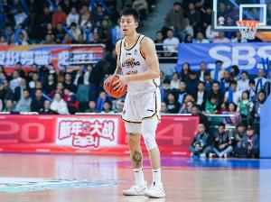 米乐游戏-媒体人：张镇麟父亲当年在辽宁打不上球 到了上海队大杀四方