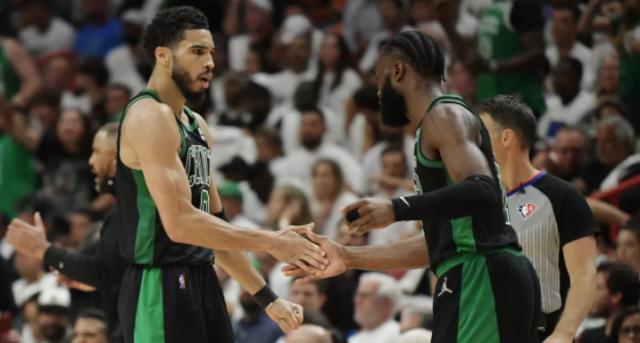 米乐游戏-绿军双探花末节迷失 抢七战他们仍是胜负关键