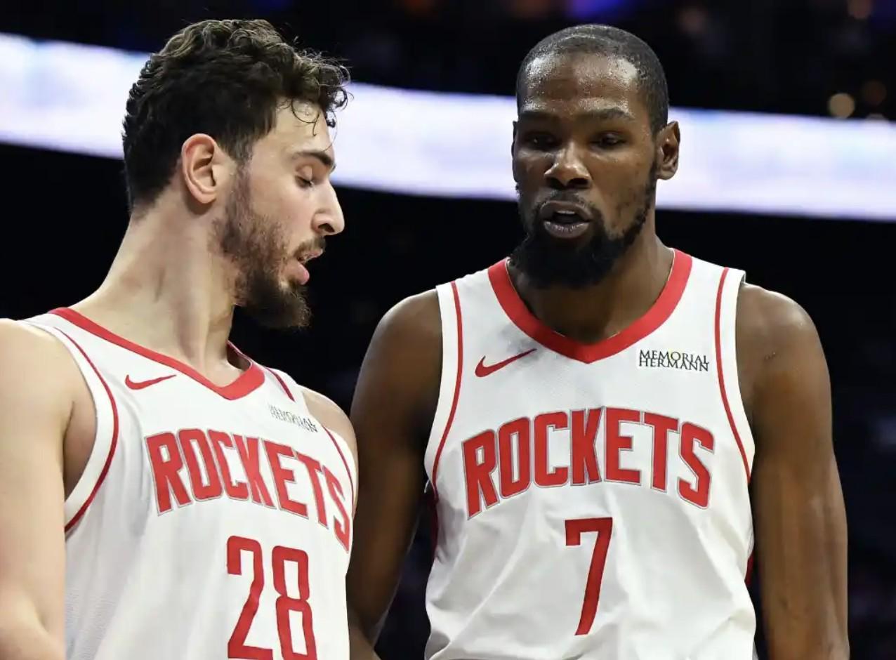 米乐游戏-杜兰特：对手包夹我就会为队友创造机会，只是今天空位投不进