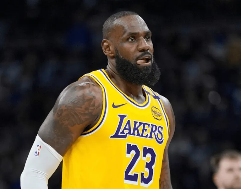 米乐app下载-湖人胜鹈鹕！斯玛特+3替补完美辅助，东詹轰48分，里弗斯太铁！